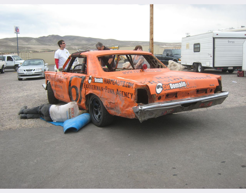 Illustration for article titled Cheaters Busted, Awesome Themes Admired: Tomorrow, We Race!